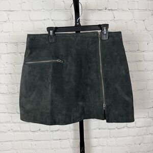 BLANK NYC Gray Faux Suede Leather Mini Skirt Silver Tone Zipper Size 28
